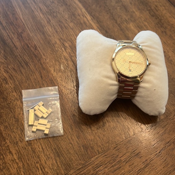 Gucci Watch 38mm - Picture 7 of 9